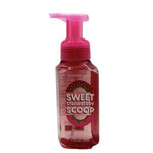 Sweet Strawberry Scoop Gentle & Clean Foaming Hand Soap 8.75 Bath & Body Works